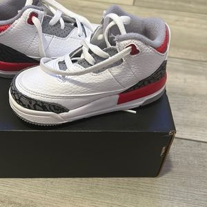 Retro Jordan 3 fire red , white and black